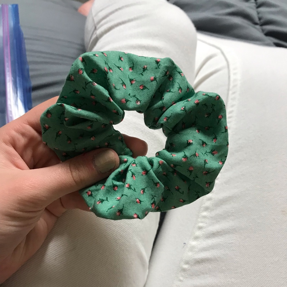 Green Scrunchie with Pink Rosebuds